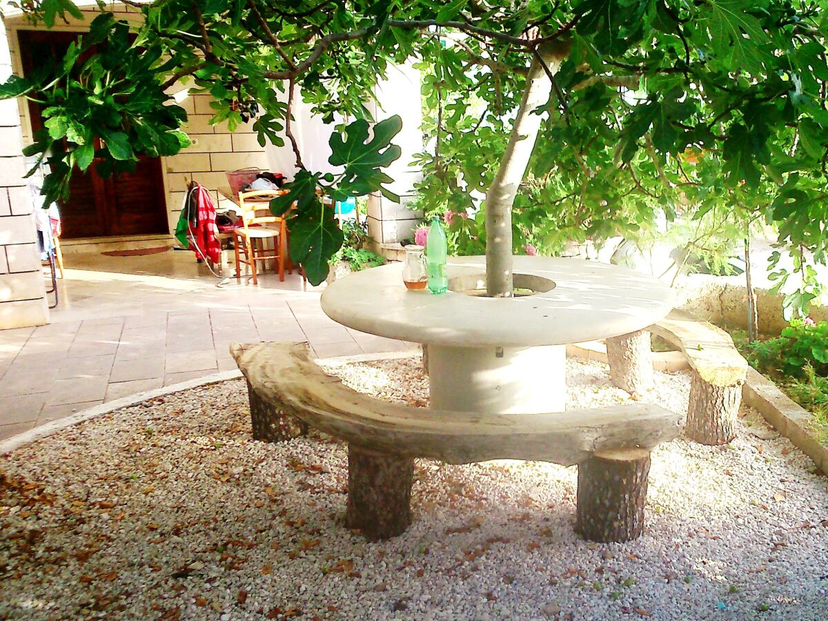 Apartment Two bedroom apartment with terrace Sumartin, Brač A-11926-a - Outdoor photo 4