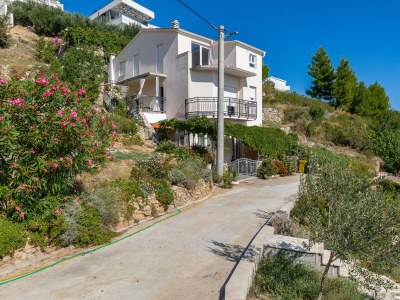 Apartment Two bedroom apartment with terrace and sea view Zavode, Omiš A-12075-a in Lokva Rogoznica - Apartment