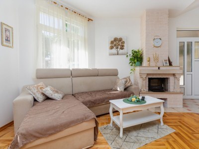 Apartment Two bedroom apartment with terrace and sea view Zavode, Omiš A-12075-a - Outdoor photo 10