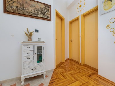 Apartment Two bedroom apartment with terrace and sea view Zavode, Omiš A-12075-a - Outdoor photo 11