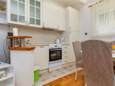 Apartment Two bedroom apartment with terrace and sea view Zavode, Omiš A-12075-a - Outdoor photo 14