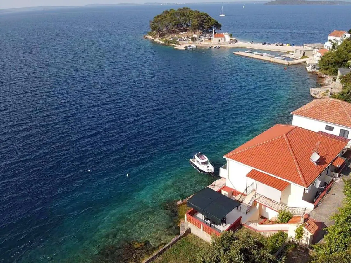 Apartment Two bedroom apartment near beach Savar, Dugi otok A-8079-a - Outdoor photo 2