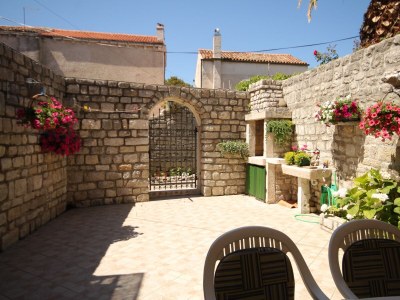 Apartment Apartments by the sea Osor, Lošinj - 8088 - Outdoor photo 22