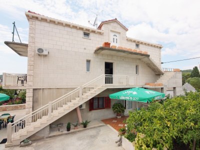 Apartment One bedroom apartment with terrace Sumartin, Brač A-5620-a - Outdoor photo 4