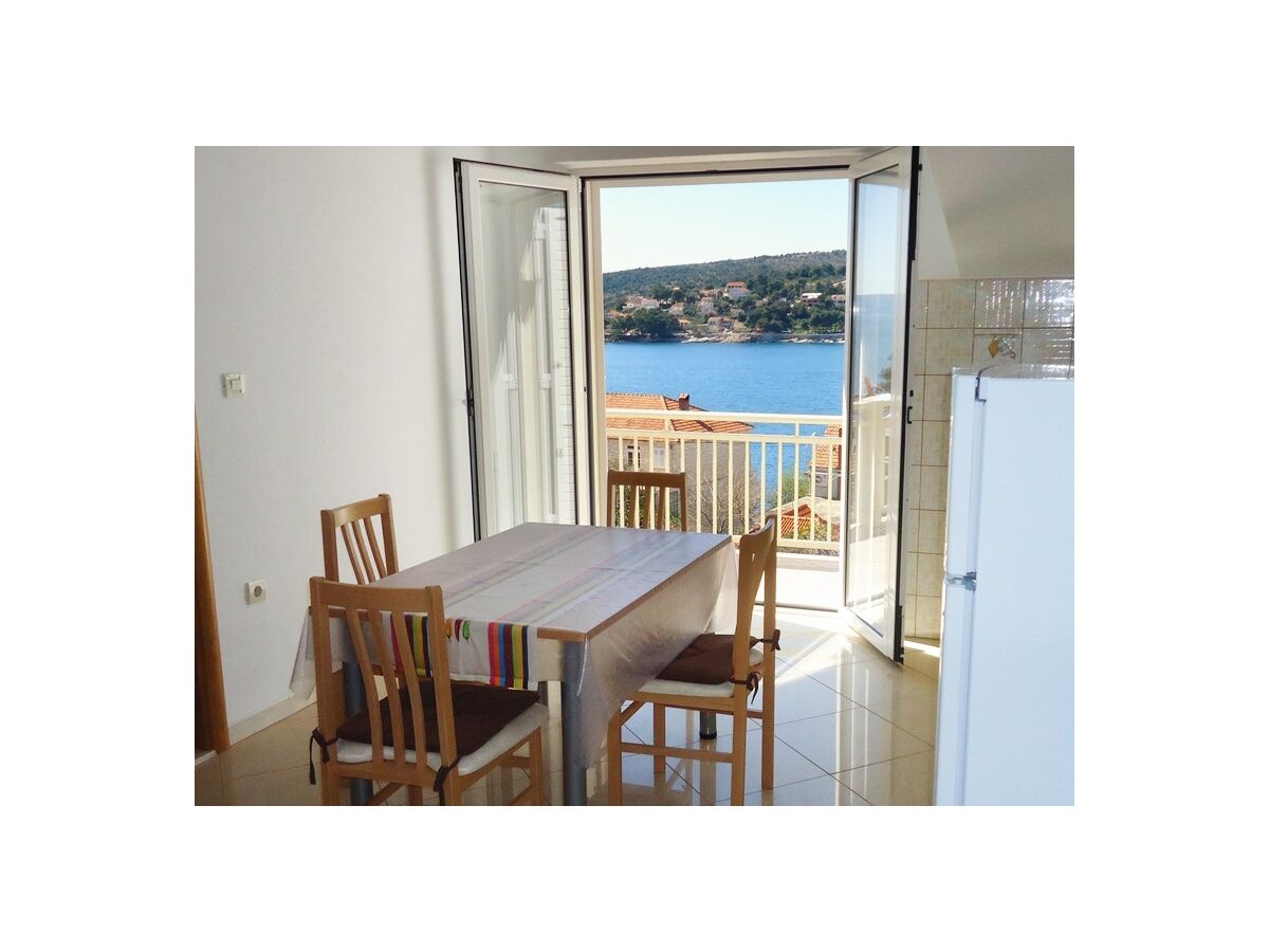 Apartment One bedroom apartment with balcony and sea view Sumartin, Brač A-5620-c