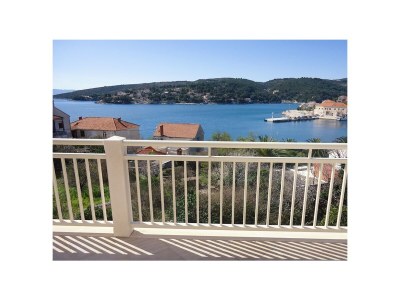 Apartment Two bedroom apartment with balcony and sea view Sumartin, Brač A-5620-d - Outdoor photo 21
