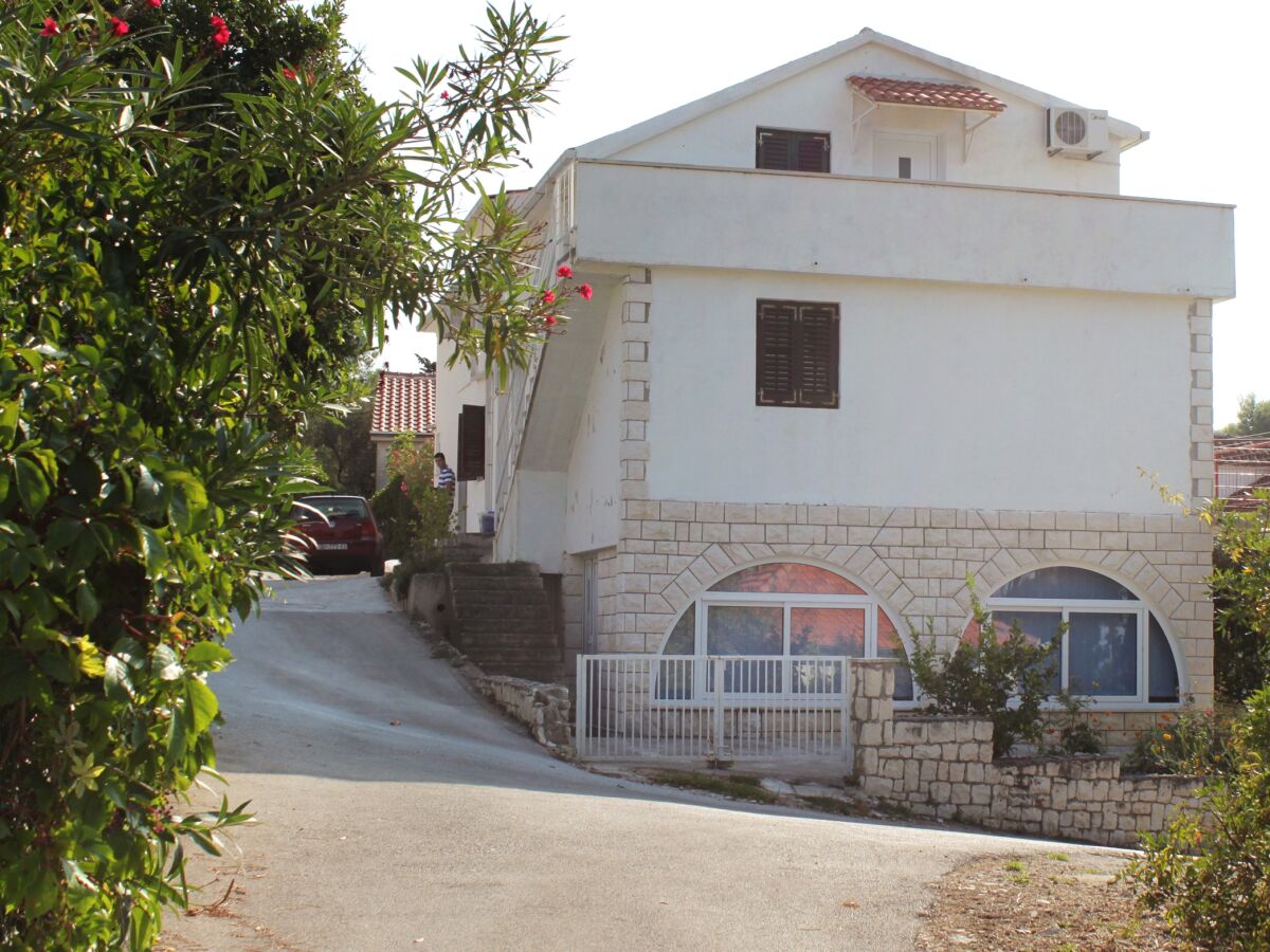 Apartment Studio flat with balcony and sea view Sutivan, Brač AS-5629-a - Outdoor photo 3