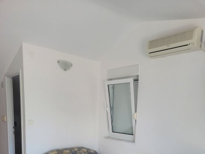 Apartment Studio flat with balcony and sea view Sutivan, Brač AS-5629-a - Outdoor photo 12