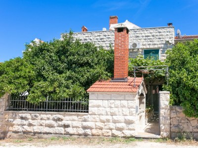 Apartment One bedroom apartment with air-conditioning Supetar, Brač A-5658-b - Outdoor photo 4