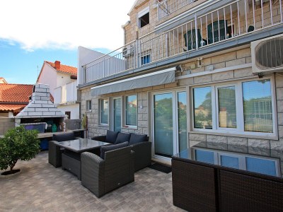 Apartment Three bedroom apartment with terrace and sea view Supetar, Brač A-5665-a - Outdoor photo 8