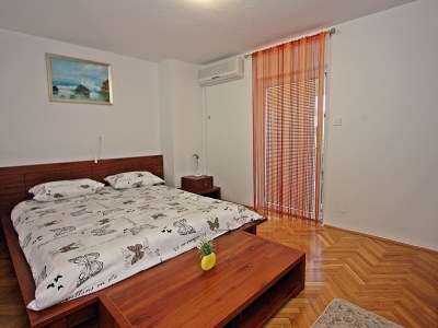 Apartment Three bedroom apartment with terrace and sea view Supetar, Brač A-5665-a - Outdoor photo 16