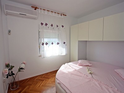 Apartment Three bedroom apartment with terrace and sea view Supetar, Brač A-5665-a - Outdoor photo 18