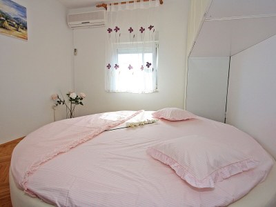 Apartment Three bedroom apartment with terrace and sea view Supetar, Brač A-5665-a - Outdoor photo 20