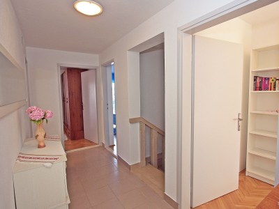 Apartment Three bedroom apartment with terrace and sea view Supetar, Brač A-5665-a - Outdoor photo 26