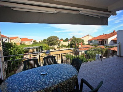 Apartment Three bedroom apartment with terrace and sea view Supetar, Brač A-5665-a - Outdoor photo 28