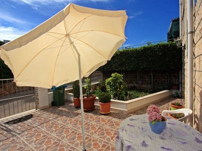 Apartment Studio flat with terrace Supetar, Brač AS-5665-a - Outdoor photo 17