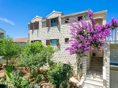 Apartment Apartments with parking space Supetar, Brač - 5670 in Supetar - Apartment