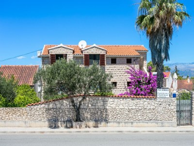 Apartment Apartments with parking space Supetar, Brač - 5670 - Outdoor photo 4