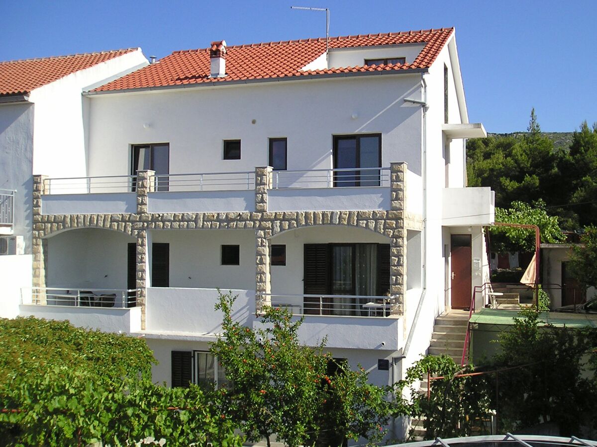 Apartment Three bedroom apartment with terrace and sea view Jelsa, Hvar A-5703-b - Outdoor photo 3