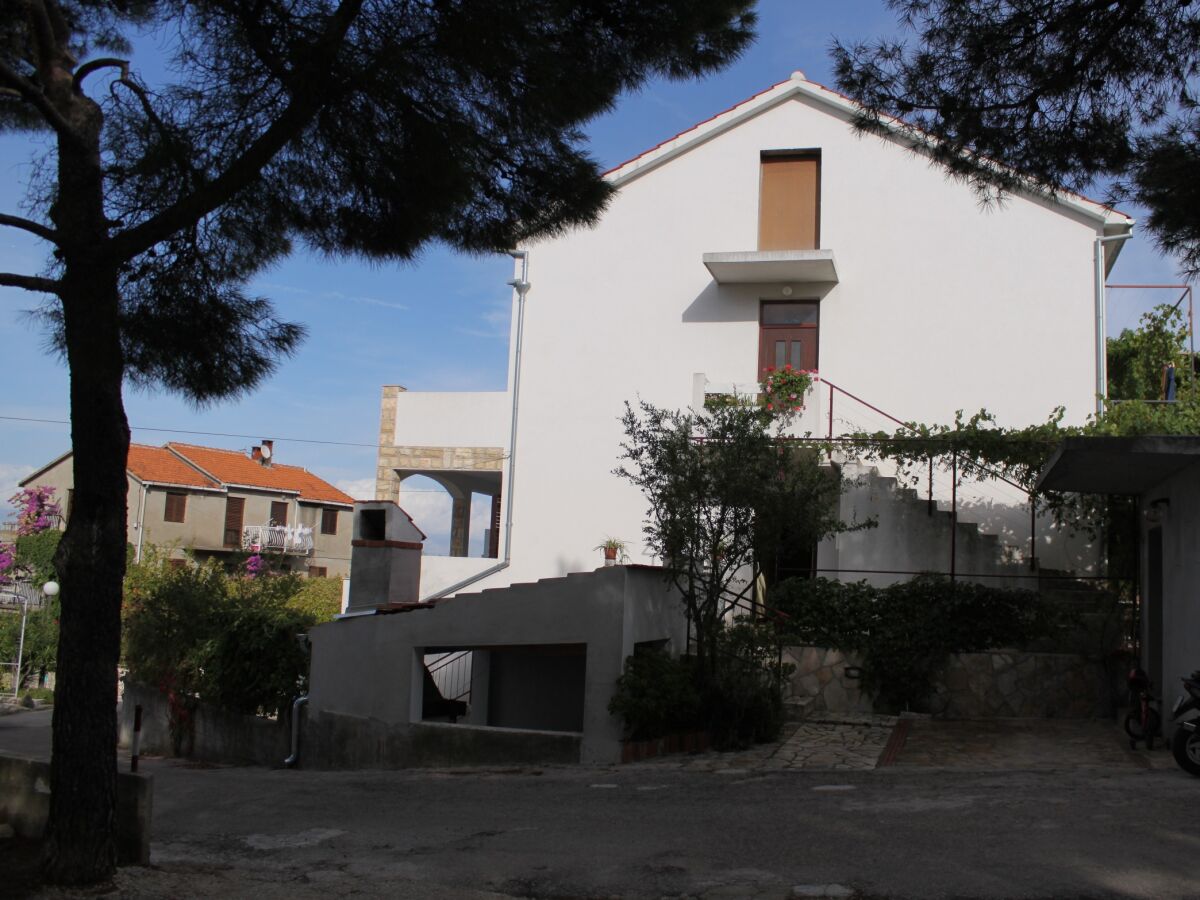Apartment Three bedroom apartment with terrace and sea view Jelsa, Hvar A-5703-b - Outdoor photo 5