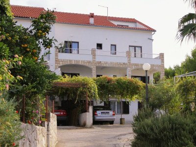 Apartment Three bedroom apartment with terrace and sea view Jelsa, Hvar A-5703-b - Outdoor photo 2
