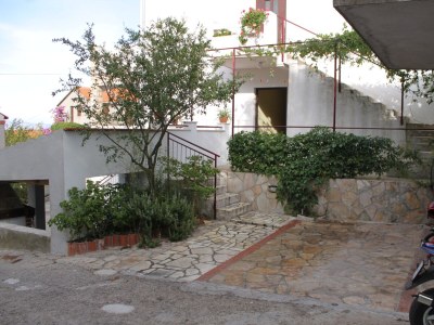 Apartment Three bedroom apartment with terrace and sea view Jelsa, Hvar A-5703-b - Outdoor photo 9