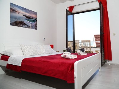 Apartment Three bedroom apartment with terrace and sea view Jelsa, Hvar A-5703-b - Outdoor photo 23