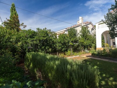 Apartment Two bedroom apartment with terrace Punat, Krk A-14111-a - Outdoor photo 2