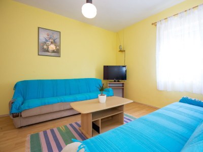 Apartment Two bedroom apartment with terrace Punat, Krk A-14111-a - Outdoor photo 7