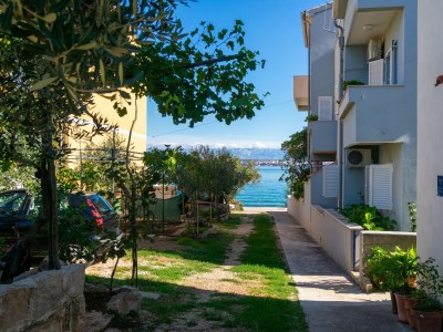 Apartment Two bedroom apartment near beach Preko, Ugljan A-14917-a - Outdoor photo 8