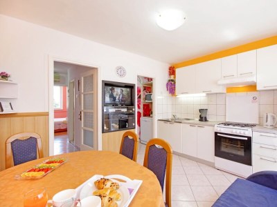 Apartment Two bedroom apartment with air-conditioning Makarska A-19210-a - Outdoor photo 7