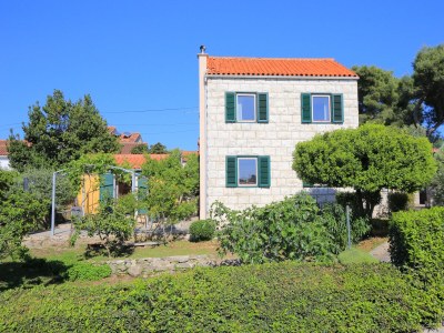 Apartment Studio flat with terrace Splitska, Brač AS-17023-a - Outdoor photo 2