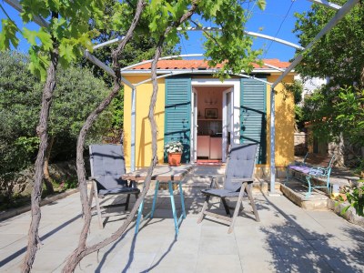 Apartment Studio flat with terrace Splitska, Brač AS-17023-a - Outdoor photo 4