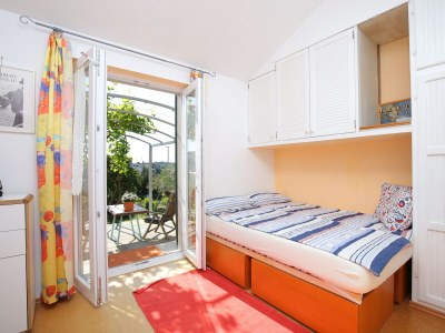 Apartment Studio flat with terrace Splitska, Brač AS-17023-a - Outdoor photo 15