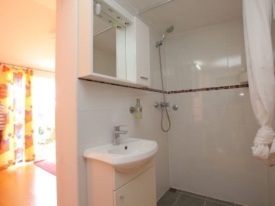 Apartment Studio flat with terrace Splitska, Brač AS-17023-a - Outdoor photo 17