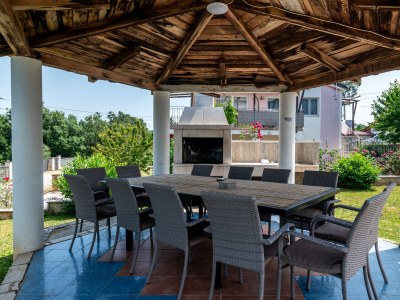 Holiday house Comfortable and spacious house with terrace Radmani, Poreč K-16440 - Outdoor photo 6