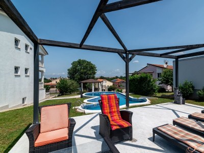 Holiday house Comfortable and spacious house with terrace Radmani, Poreč K-16440 - Outdoor photo 8