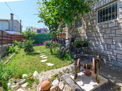 Apartment Two bedroom apartment with terrace Rovinj A-19088-b - Outdoor photo 7