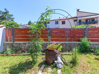 Apartment Two bedroom apartment with terrace Rovinj A-19088-b - Outdoor photo 8
