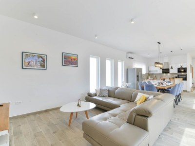 Villa Four-bedroom house with terrace Vrsi - Mulo, Zadar K-19093 - Outdoor photo 8