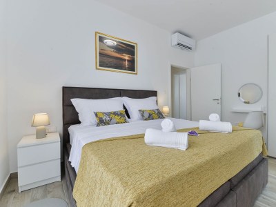 Villa Four-bedroom house with terrace Vrsi - Mulo, Zadar K-19093 - Outdoor photo 25