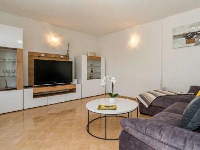 Apartment Two bedroom apartment with terrace and sea view Nečujam, Šolta A-16727-a - Outdoor photo 7