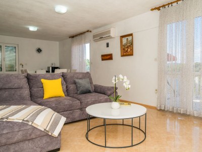 Apartment Two bedroom apartment with terrace and sea view Nečujam, Šolta A-16727-a - Outdoor photo 8