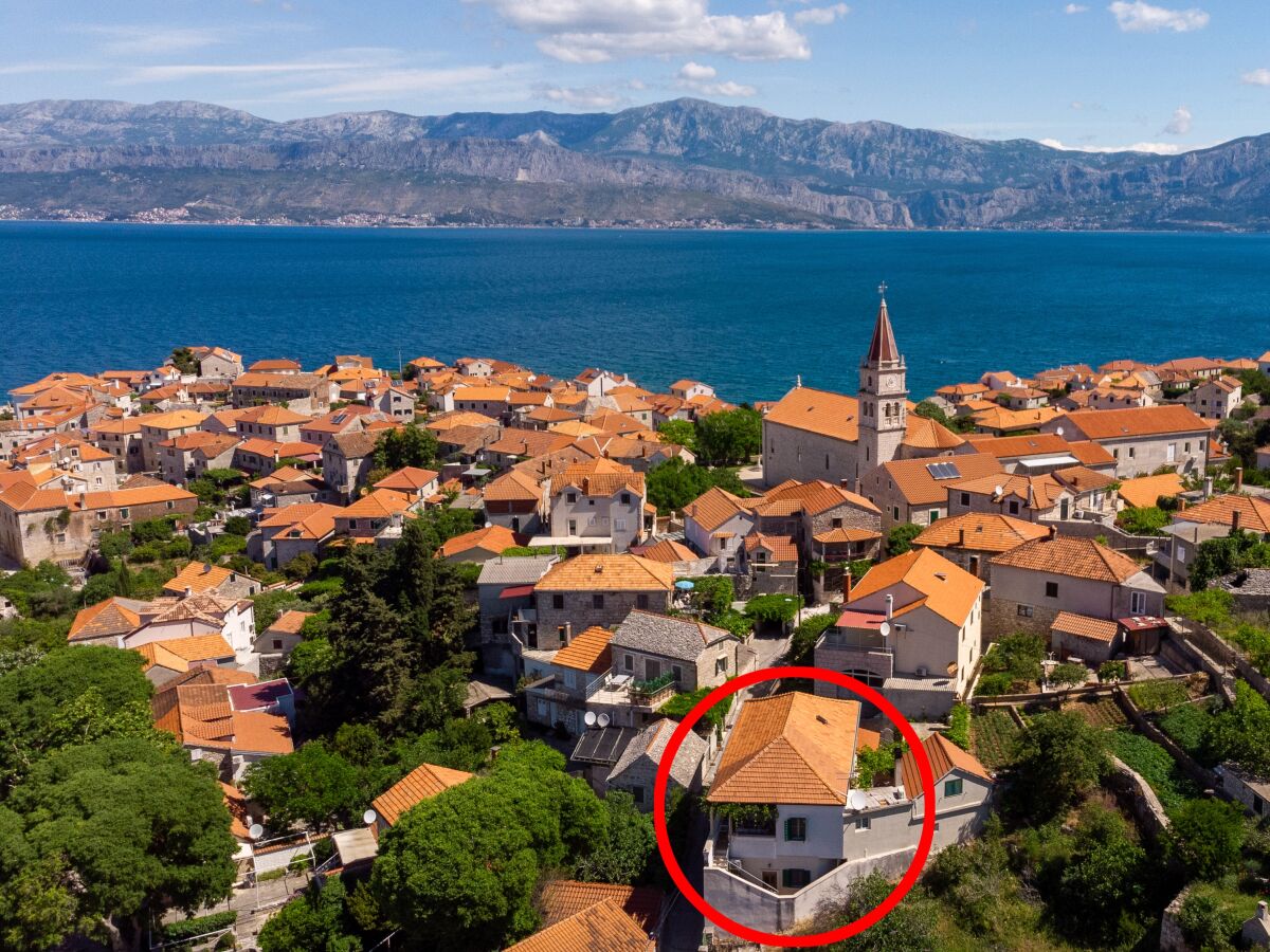 Apartment Two bedroom apartment with terrace Postira, Brač A-19107-a