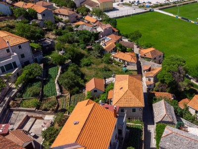 Apartment Two bedroom apartment with terrace Postira, Brač A-19107-a - Outdoor photo 4