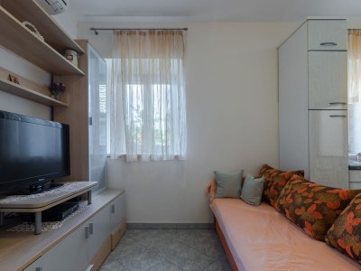 Apartment Two bedroom apartment with terrace Postira, Brač A-19107-a - Outdoor photo 10