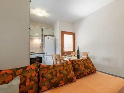 Apartment Two bedroom apartment with terrace Postira, Brač A-19107-a - Outdoor photo 12