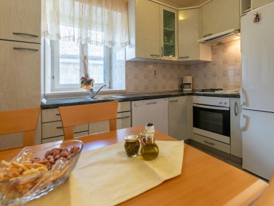 Apartment Two bedroom apartment with terrace Postira, Brač A-19107-a - Outdoor photo 15