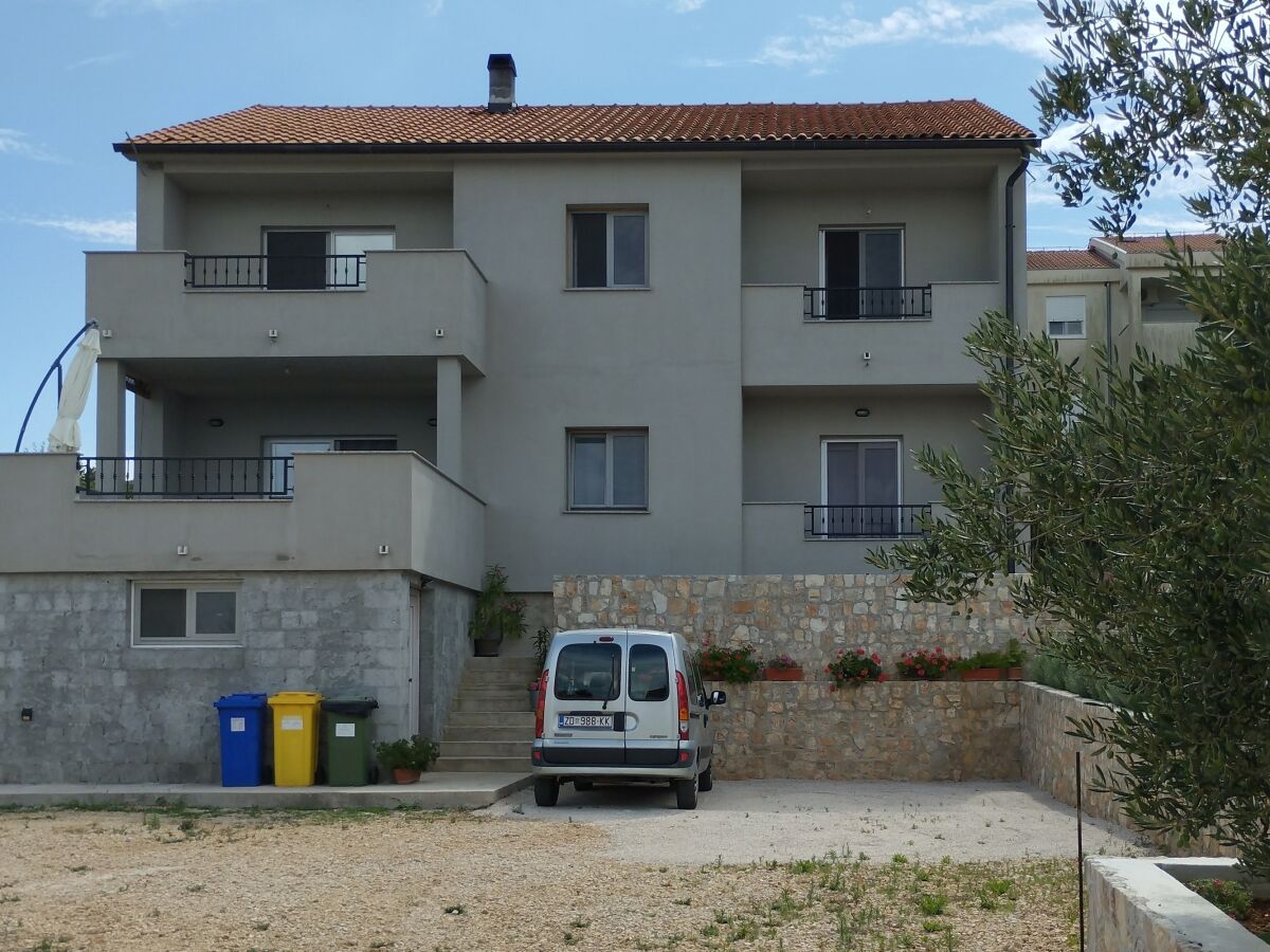 Apartment Two bedroom apartment with terrace and sea view Tkon, Pašman A-19127-a