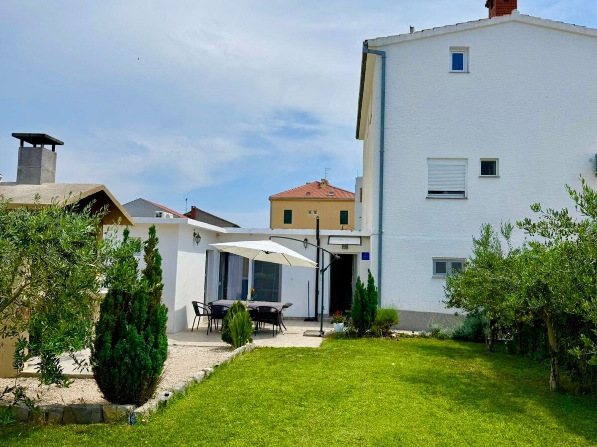 Apartment Three bedroom apartment with air-conditioning Podstrana, Split A-16793-a - Outdoor photo 2